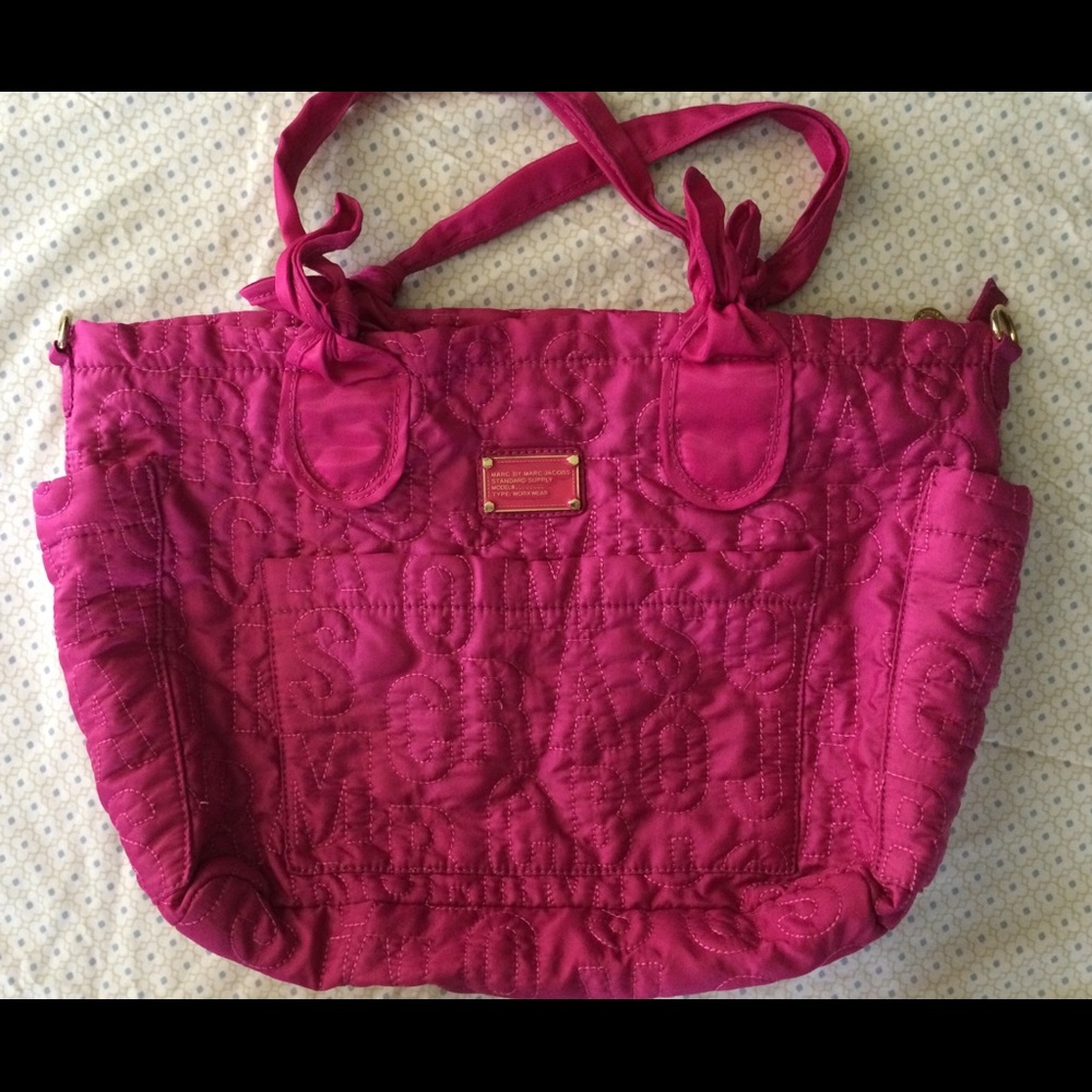 Fuchsia Marc Jacobs tote So CUTE!!
